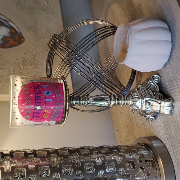 3 Wick Holiday Winter Candle Peace, Joy, & Good Will. Peppermint Vanilla - Picture 5 of 8